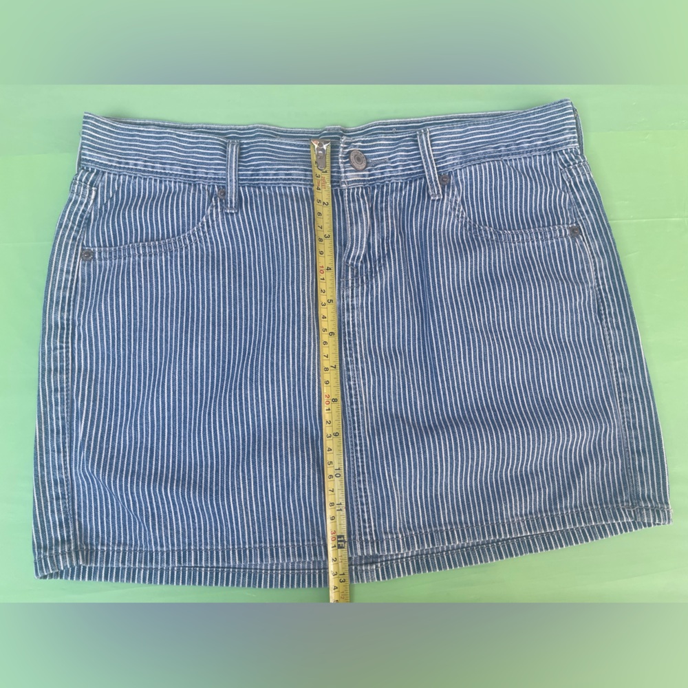 Old Navy Y2K Blue Striped Denim Skirt size 2 new without the tags attached - Picture 5 of 12
